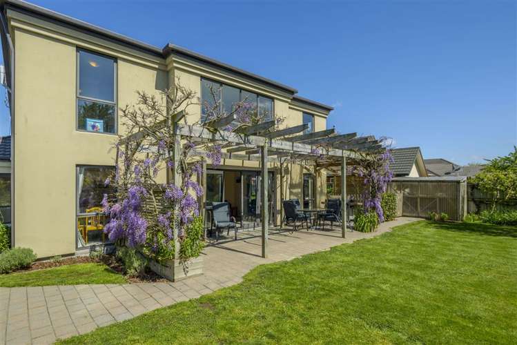 55 Travis Country Drive Burwood_21