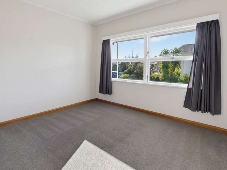 1/7 Tennyson Crescent Stoke_12
