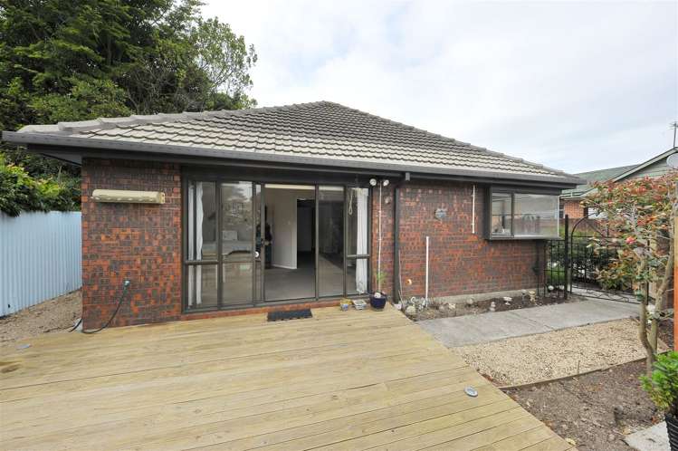 2/77 Mackworth Street Woolston_11