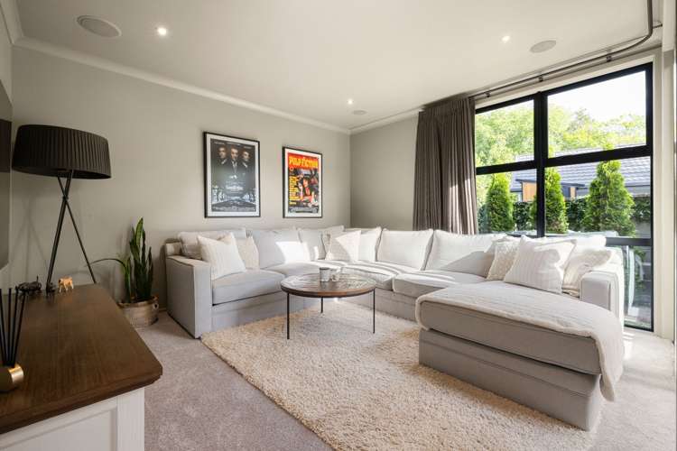 703 River Road Chartwell_12