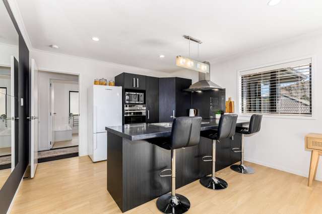 11 Greenstone Grove Brown Owl_2