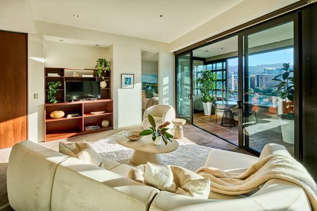 CHAFFERS DOCK - WATERFRONT ELEGANCE
