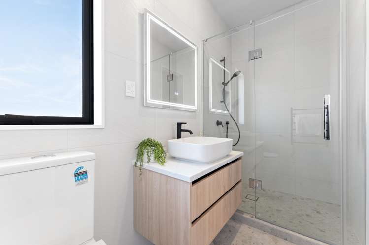 729B Massey Road Mangere_11