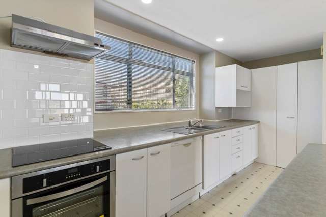 24/14 Ambrico Place New Lynn_4