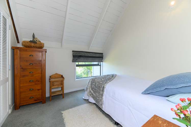 6 Bamfield Place Hillsborough_17