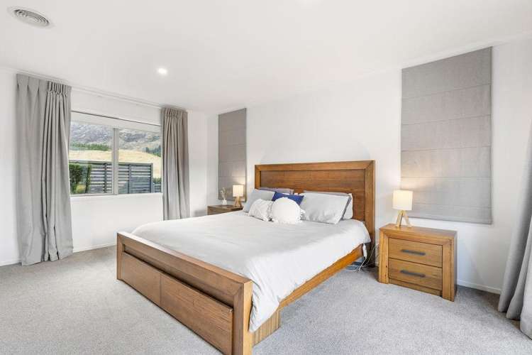 3 Shipton Court Lower Shotover_13