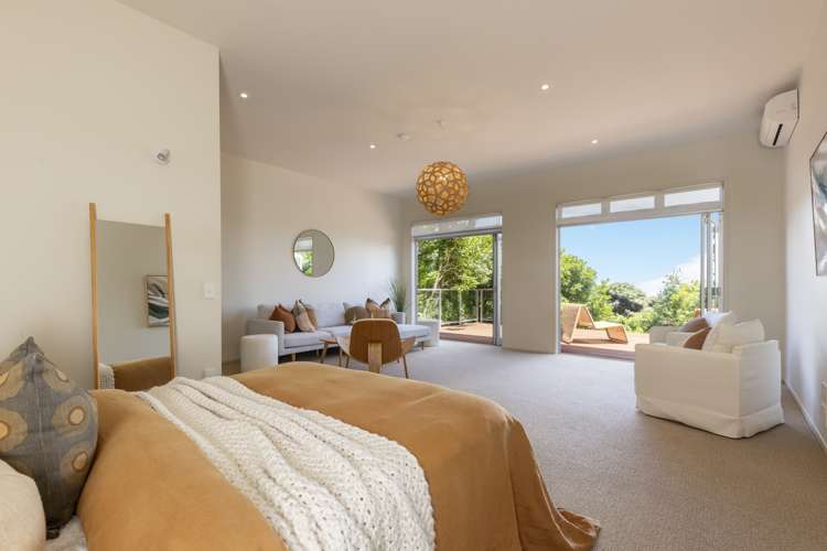 69 Piha Road Piha_14