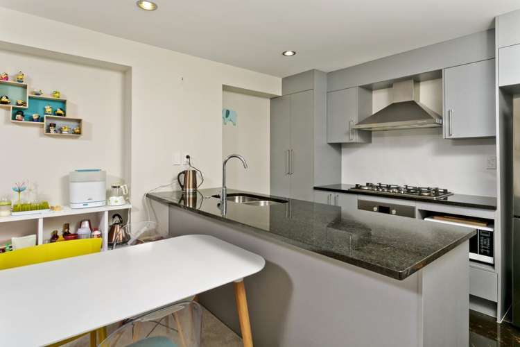 5/75 Tamahere Drive Glenfield_5