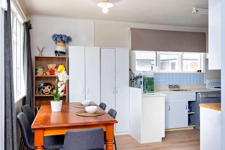 17 Neal Crescent Onekawa_7