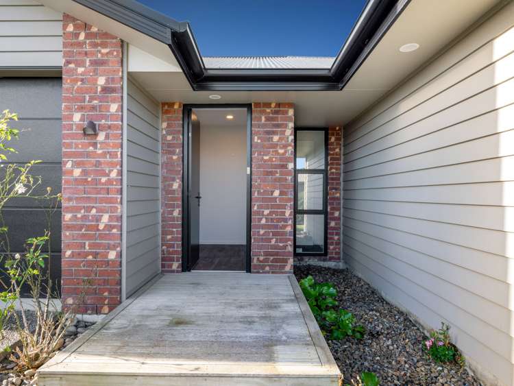 23 Dunlop Crescent_2