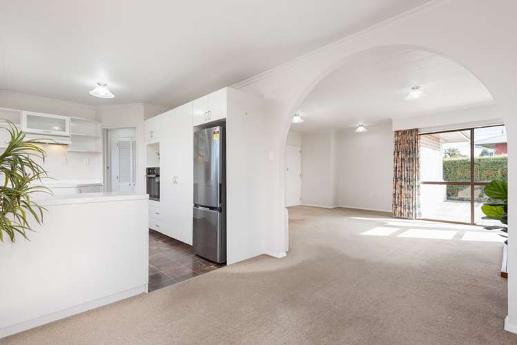 4 Newbourne Crescent Redwoodtown_7