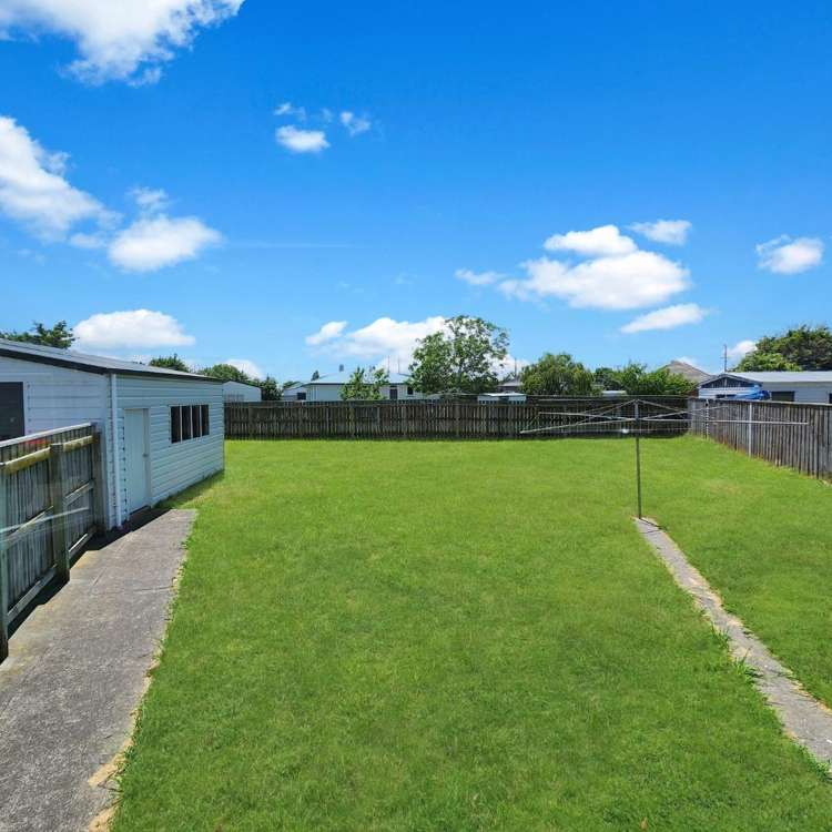 32 Devon Crescent 10985_8