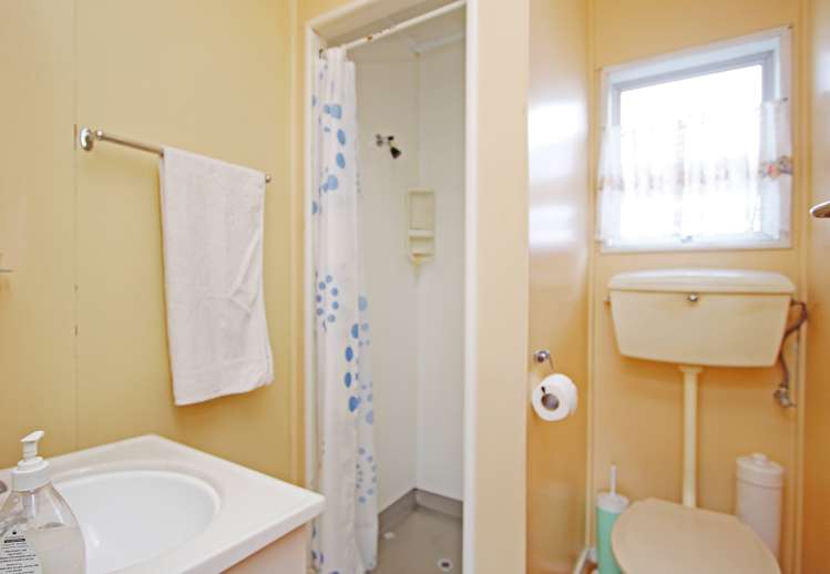 109 Charleston Avenue Whangamata_12