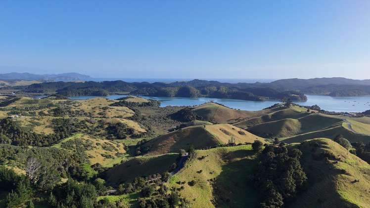 3211 Russell Road Whangaruru_4