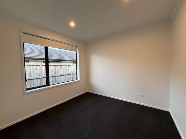 44 Couldrey Crescent Red Beach_4