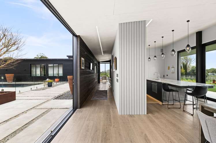 25 Side Road Haumoana_6