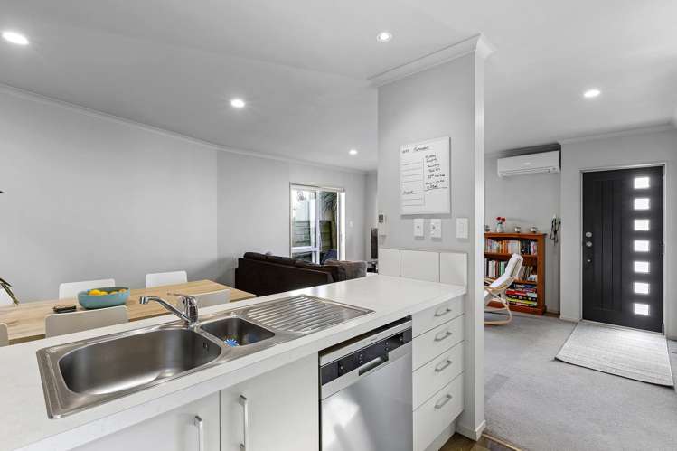 8/16 Black Rock Road Newlands_10