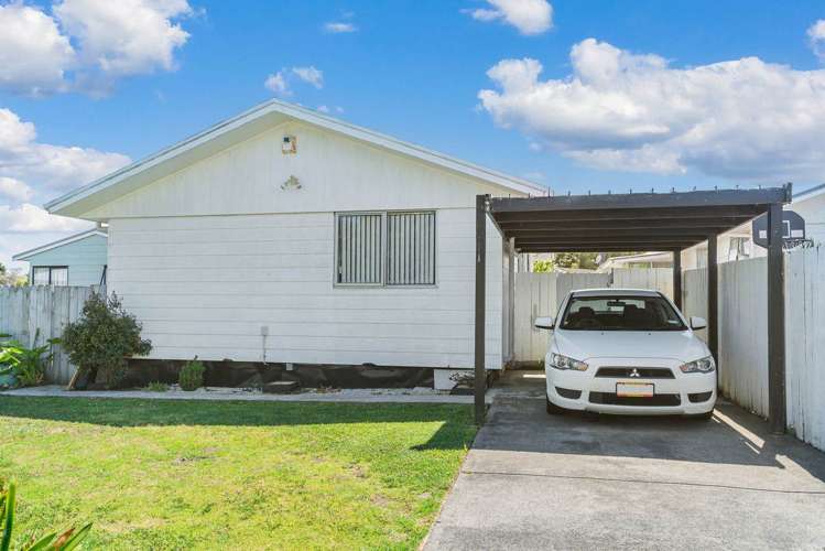 2/18 Kennington Drive_0