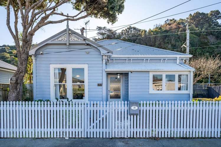 35 Riddlers Crescent_0