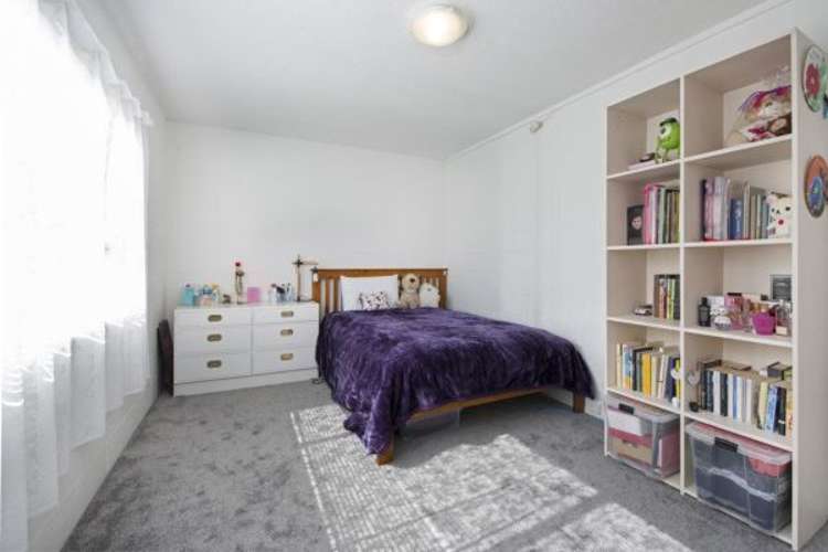 2/2 Seaview Terrace Mount Albert_12