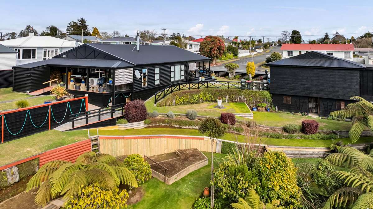 42 Swansea Road_0