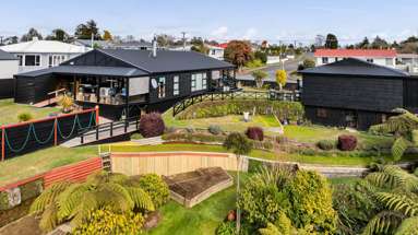 42 Swansea Road_1