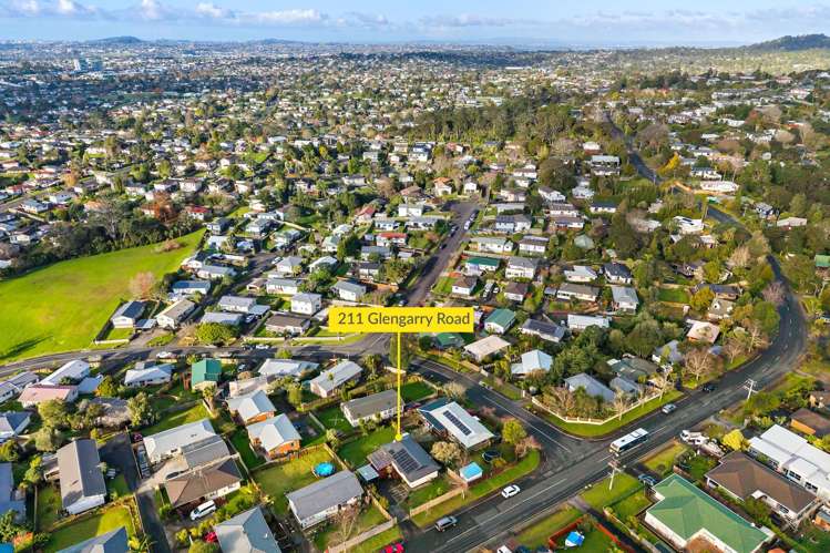 211 Glengarry Road Glen Eden_16