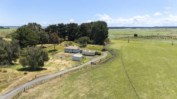 715 Santoft Road Bulls_13