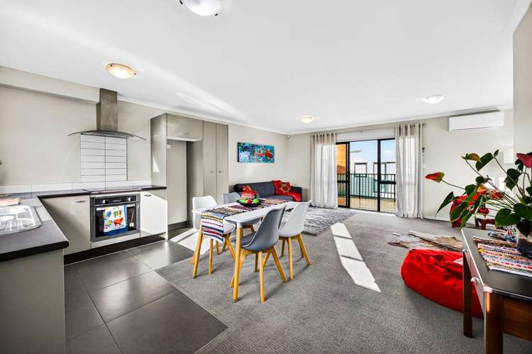 213/172 McLeod Road Te Atatu South_4