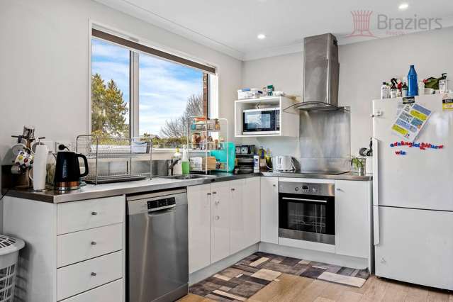 1 & 2/6 Blighs Road Strowan_4