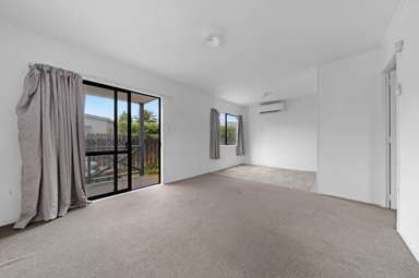 2/211 Weymouth Road_2