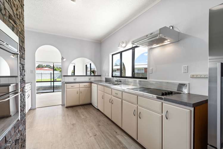 9 Windsor Avenue Te Kamo_11