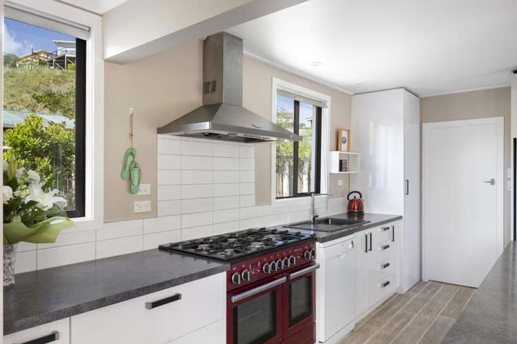 11 Guthrie Crescent Castlepoint_5