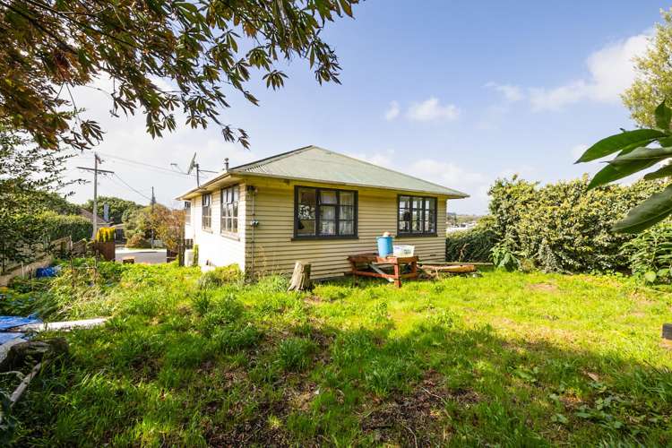 77 Mould Street Waitara_15