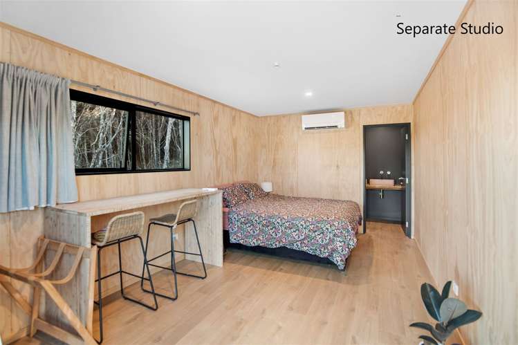 10 Goldie Lane Albert Town_16