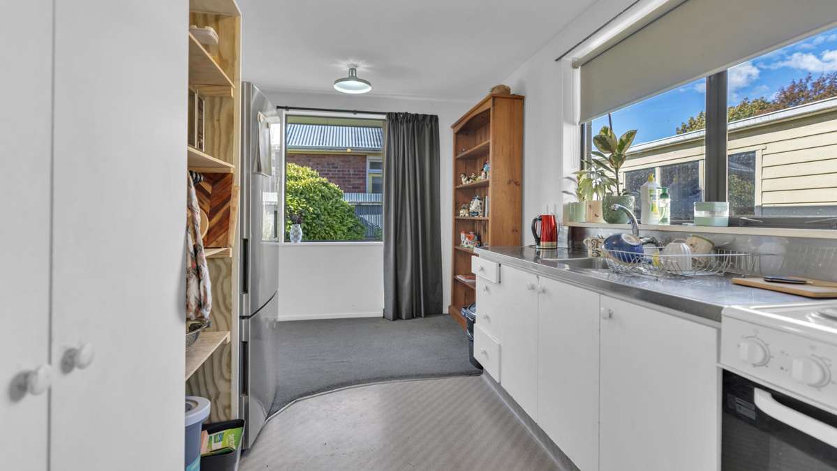 21 & 21B Ballantyne Ave_4