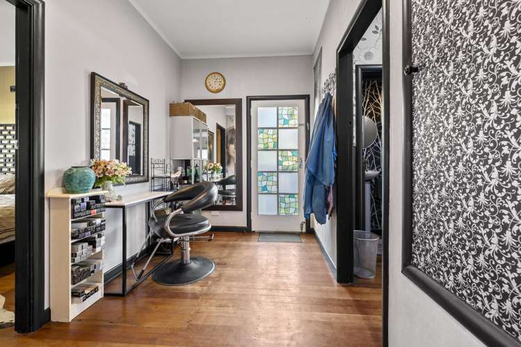 16 James Street Raglan_18