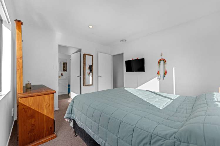 9 Riverglade Parkway Te Atatu South_15