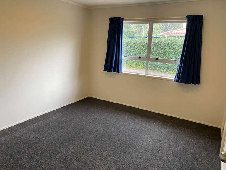 8 Pukeroa Place Papakura_10