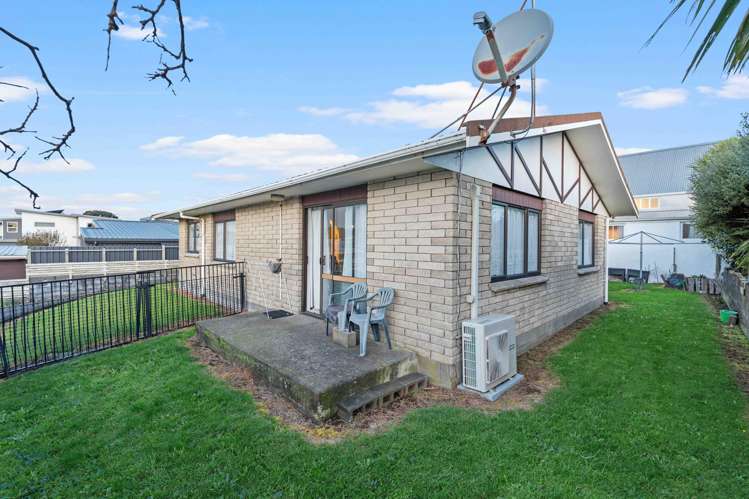 111 + 111A Hine Street New Plymouth_14
