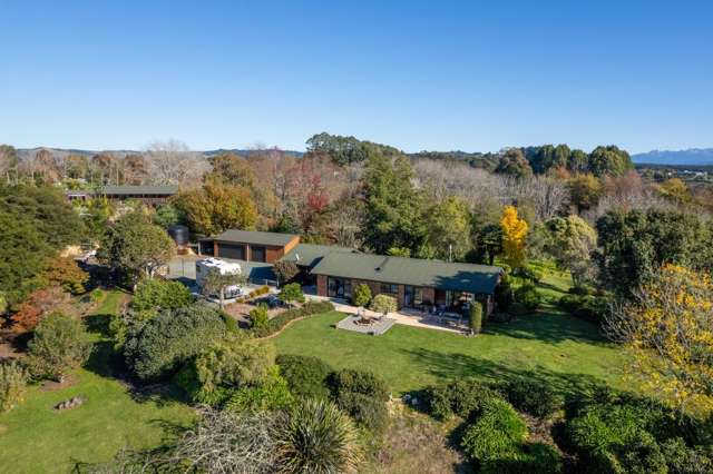 Lifestyle Retreat with Income!