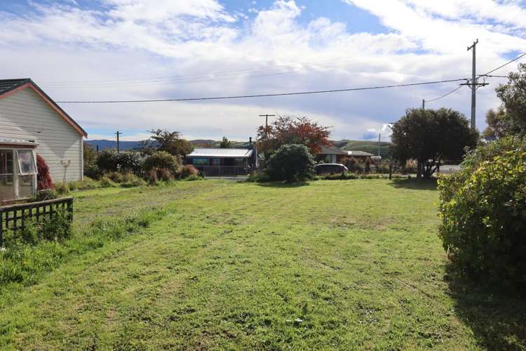 5 Clark Street Owaka_2