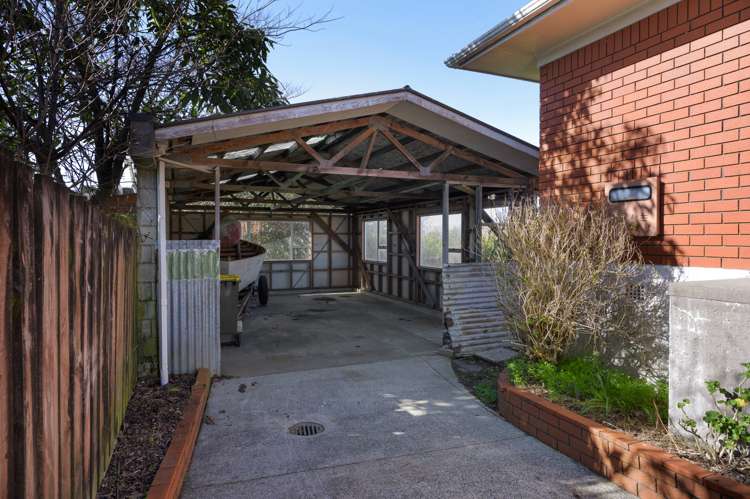 26 Garden Heights Avenue Glenview_13