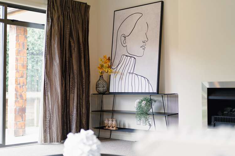 49 Intrepid Crescent Beachlands_12