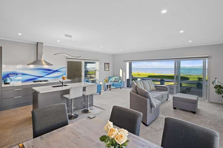 877 East Coast Road_5