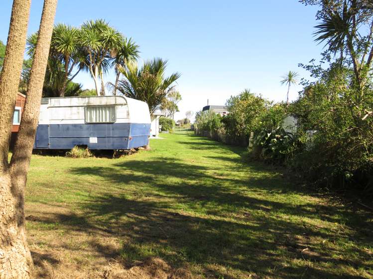 45 Blakes Approach Mahia_10