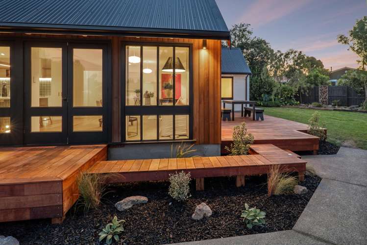 10 Esher Place Saint Martins_21