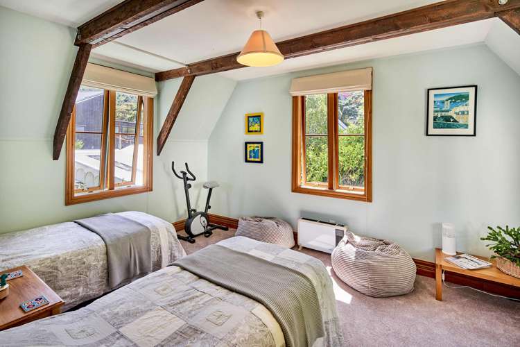 15 Whiorau Grove Lowry Bay_21