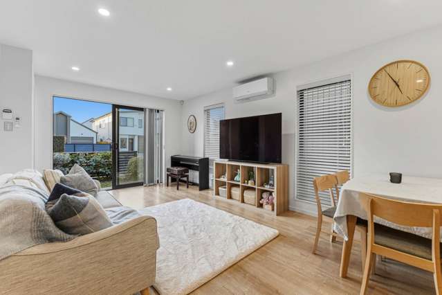 Top Location Near Kauri Flats & Park