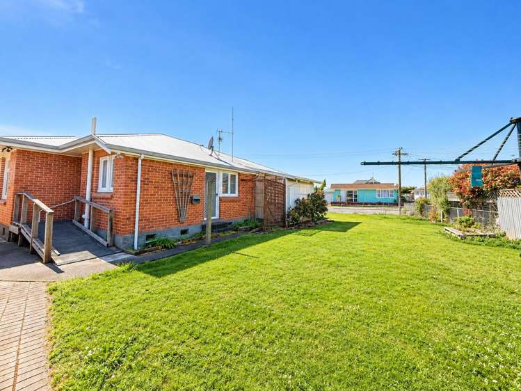  119 Charles Street Blenheim Central_10